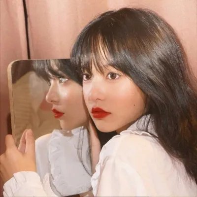 照片中的女孩封面